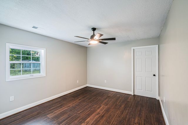 204 Wilson Ave, Auburn, KY 42206