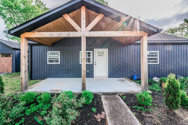 204 Wilson Ave, Auburn, KY 42206