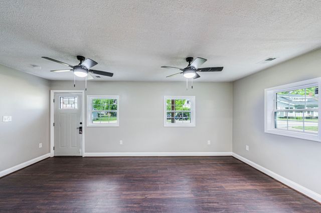 204 Wilson Ave, Auburn, KY 42206