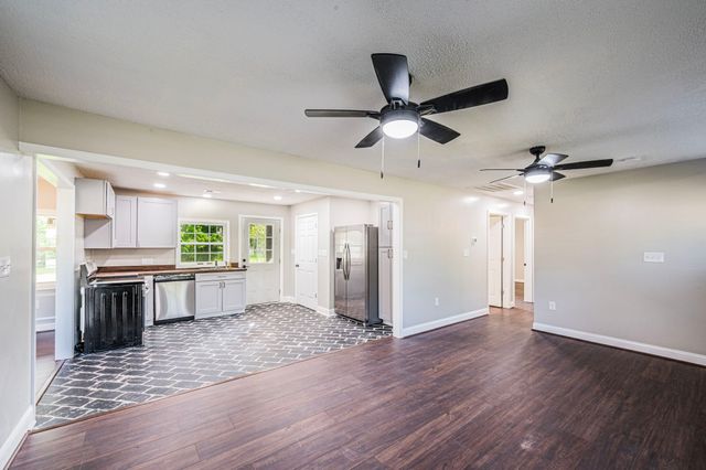 204 Wilson Ave, Auburn, KY 42206