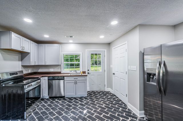 204 Wilson Ave, Auburn, KY 42206