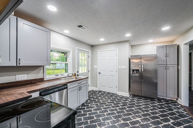 204 Wilson Ave, Auburn, KY 42206