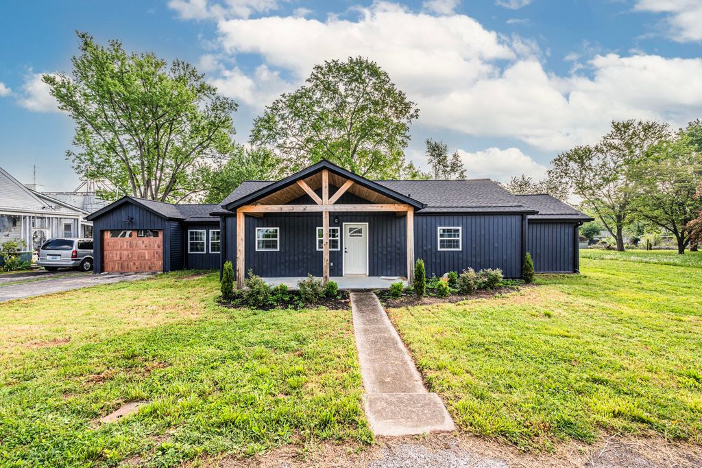 204 Wilson Ave, Auburn, KY 42206