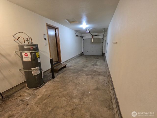 1106 S 11th Avenue, Kelso, WA 98626