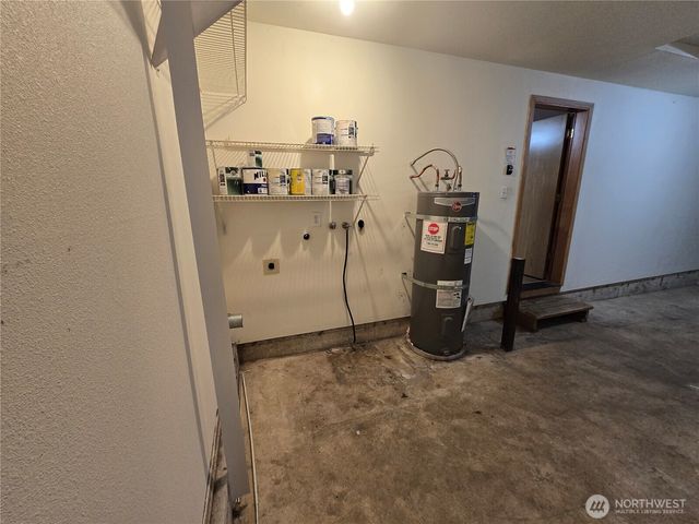 1106 S 11th Avenue, Kelso, WA 98626