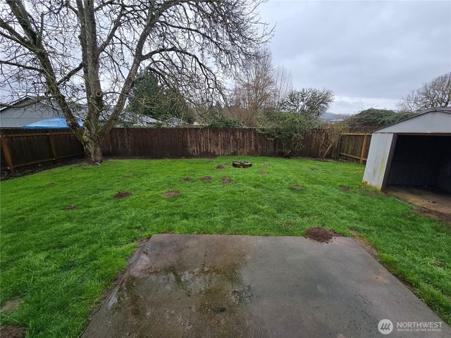 1106 S 11th Avenue, Kelso, WA 98626