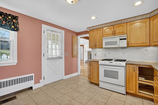 35 Birch Hill Rd, Agawam, MA 01001