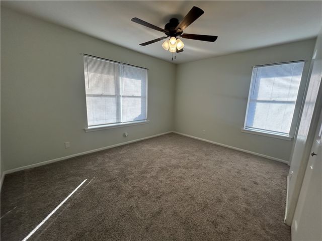 713 S 17th St, Kingsville, TX 78363