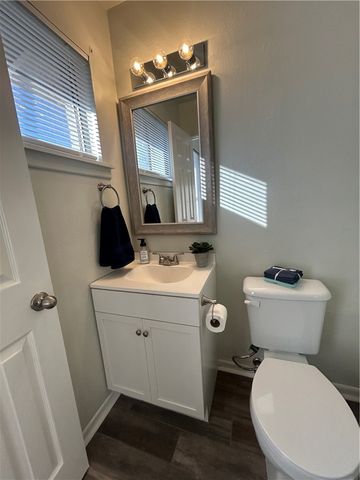 713 S 17th St, Kingsville, TX 78363