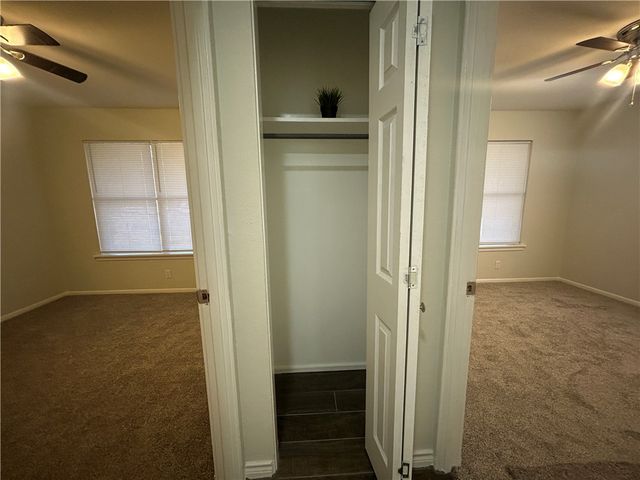 713 S 17th St, Kingsville, TX 78363