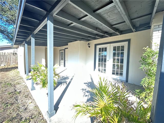 713 S 17th St, Kingsville, TX 78363