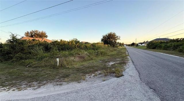 3219 37th ST SW, Lehigh Acres, FL 33976