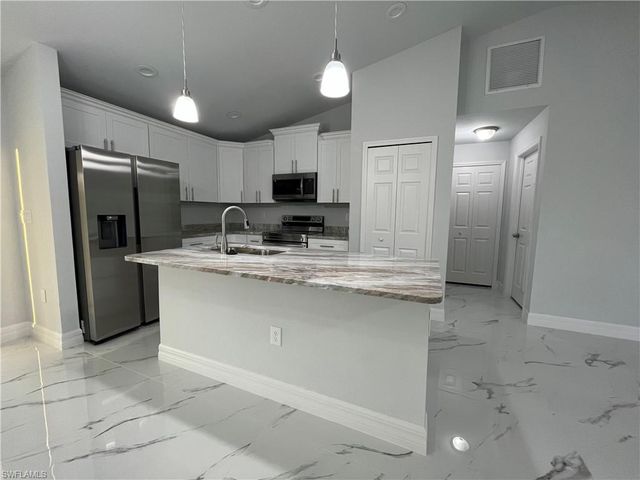 4110 19th ST SW, Lehigh Acres, FL 33976