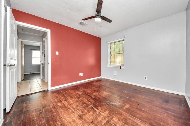 15709 Woodforest Boulevard, Channelview, TX 77530