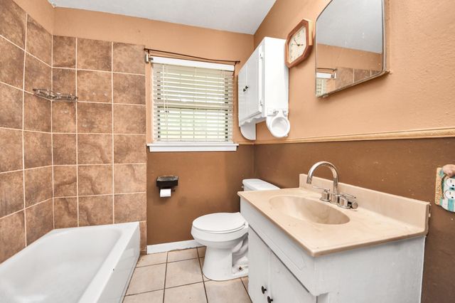 15709 Woodforest Boulevard, Channelview, TX 77530