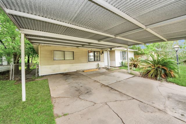 15709 Woodforest Boulevard, Channelview, TX 77530