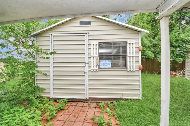 15709 Woodforest Boulevard, Channelview, TX 77530