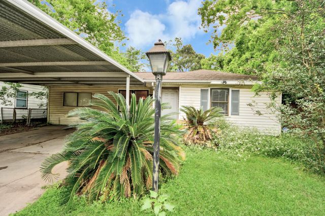 15709 Woodforest Boulevard, Channelview, TX 77530
