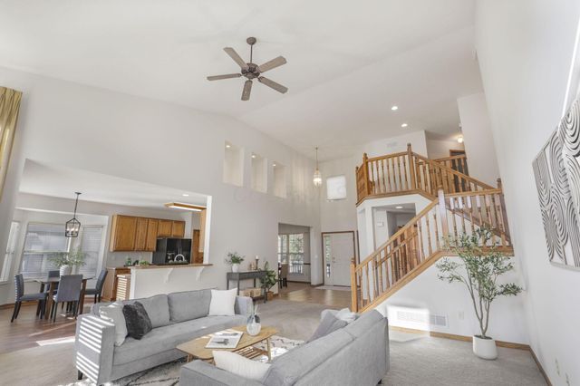 190 Fox Glen Drive W, Pickerington, OH 43147