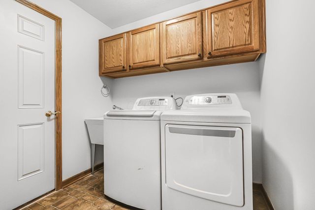 190 Fox Glen Drive W, Pickerington, OH 43147