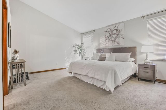 190 Fox Glen Drive W, Pickerington, OH 43147