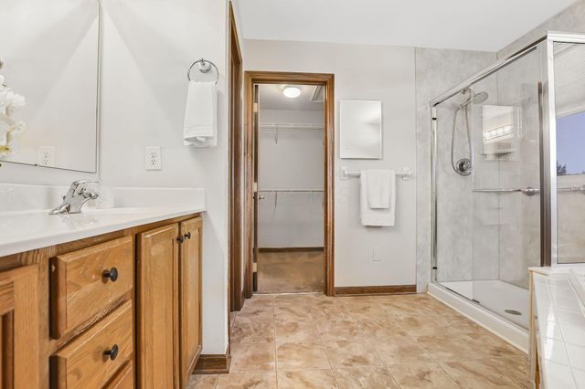 190 Fox Glen Drive W, Pickerington, OH 43147