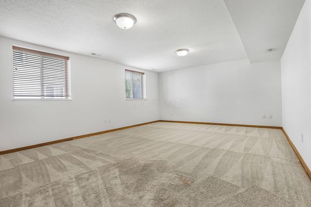 190 Fox Glen Drive W, Pickerington, OH 43147