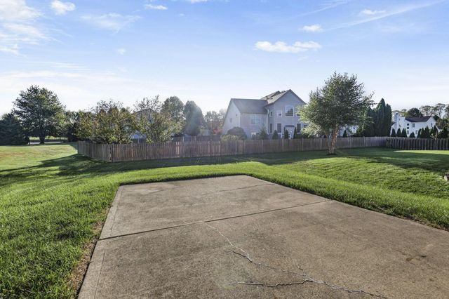 190 Fox Glen Drive W, Pickerington, OH 43147