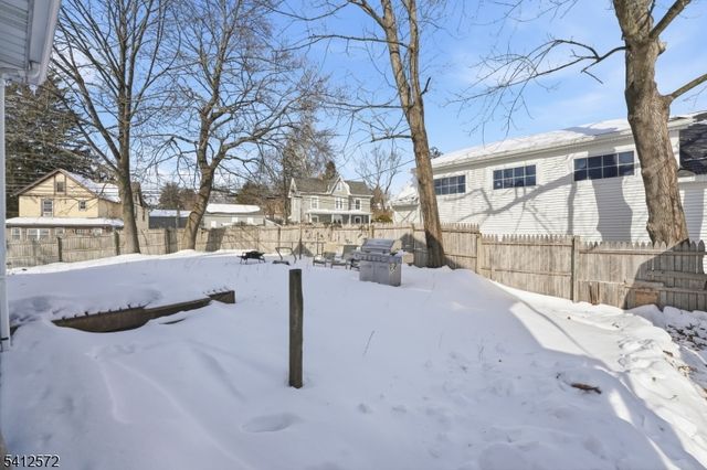 17 High St, Andover Boro, NJ 07821