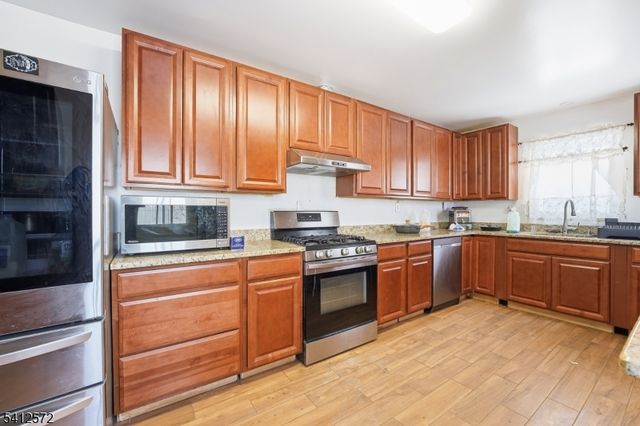 17 High St, Andover Boro, NJ 07821