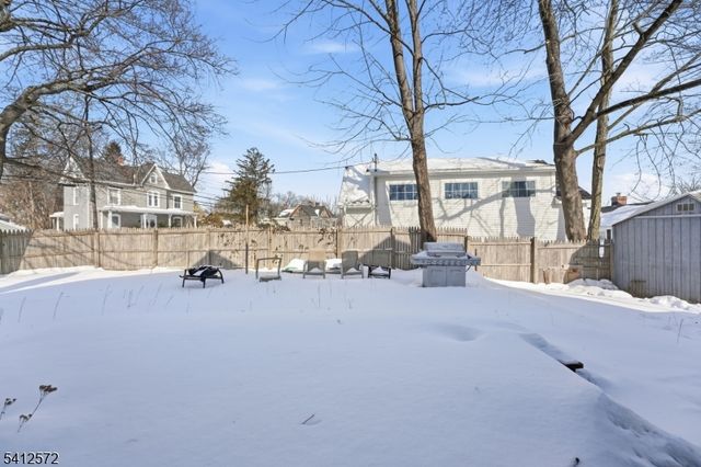 17 High St, Andover Boro, NJ 07821