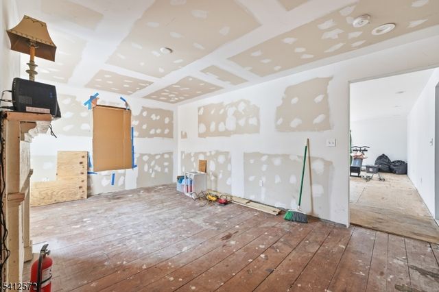 17 High St, Andover Boro, NJ 07821