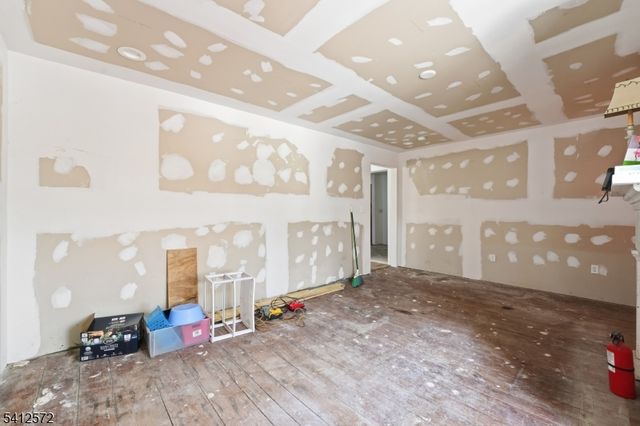 17 High St, Andover Boro, NJ 07821