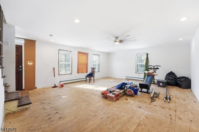 17 High St, Andover Boro, NJ 07821