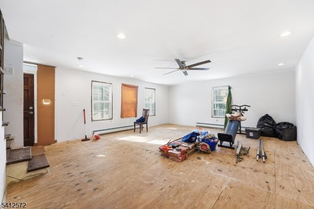 17 High St, Andover Boro, NJ 07821