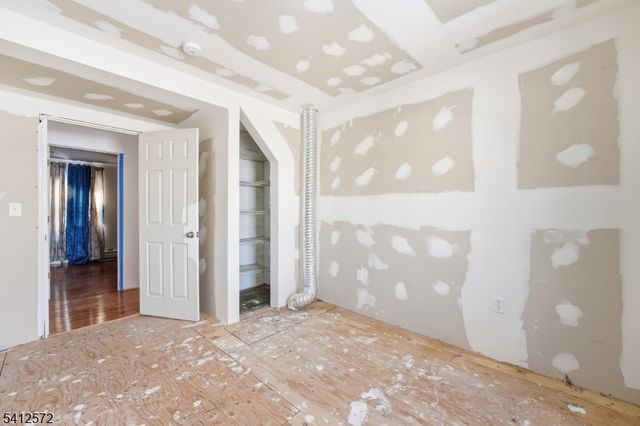 17 High St, Andover Boro, NJ 07821