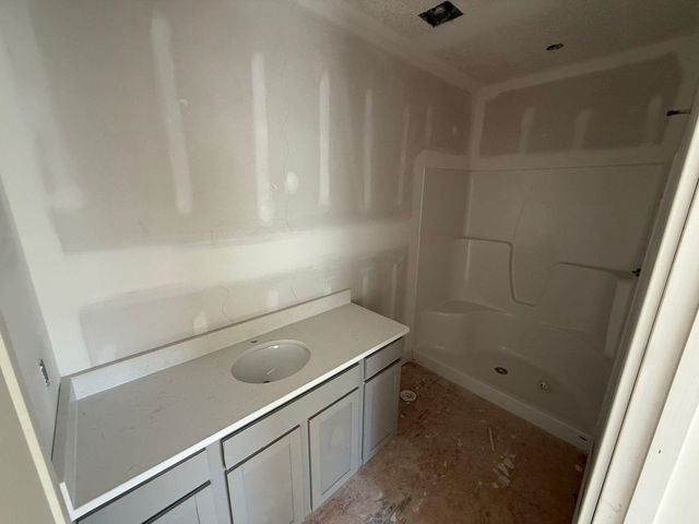 5828 N Newport Ct., Park City, KS 67219