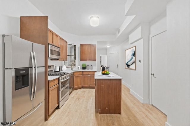 340 Pavonia Ave 1R, Jersey City, NJ 07302