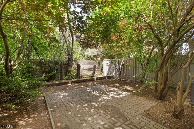 340 Pavonia Ave 1R, Jersey City, NJ 07302