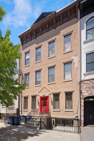 340 Pavonia Ave 1R, Jersey City, NJ 07302