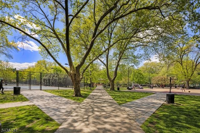 340 Pavonia Ave 1R, Jersey City, NJ 07302
