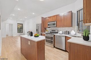 340 Pavonia Ave 1R, Jersey City, NJ 07302