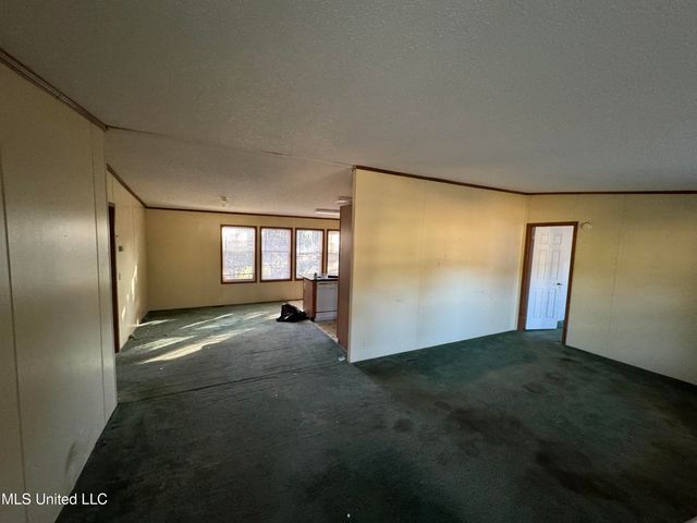 2041 King Road, Southaven, MS 38671