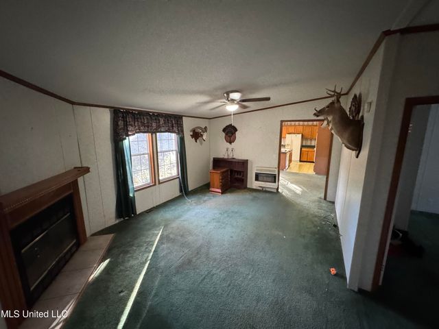 2041 King Road, Southaven, MS 38671