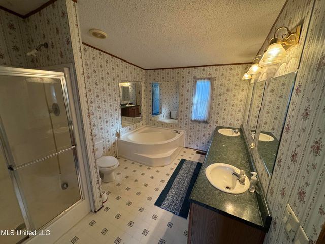 2041 King Road, Southaven, MS 38671