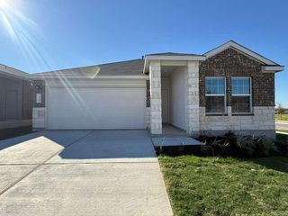 200 Herald DR, Hutto, TX 78634