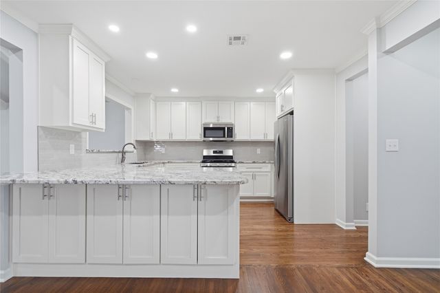 332 E 45th Place, Tulsa, OK 74105