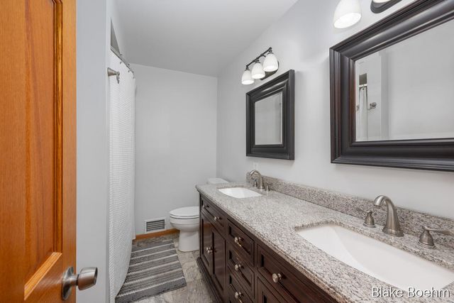 118 Lauderdale Avenue NE, Grand Rapids, MI 49546