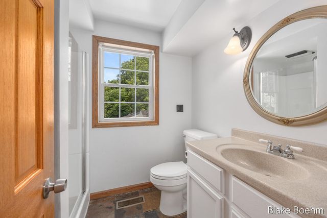 118 Lauderdale Avenue NE, Grand Rapids, MI 49546