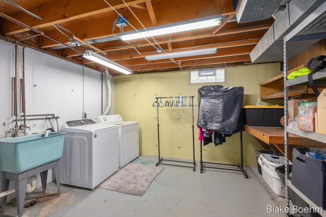 118 Lauderdale Avenue NE, Grand Rapids, MI 49546